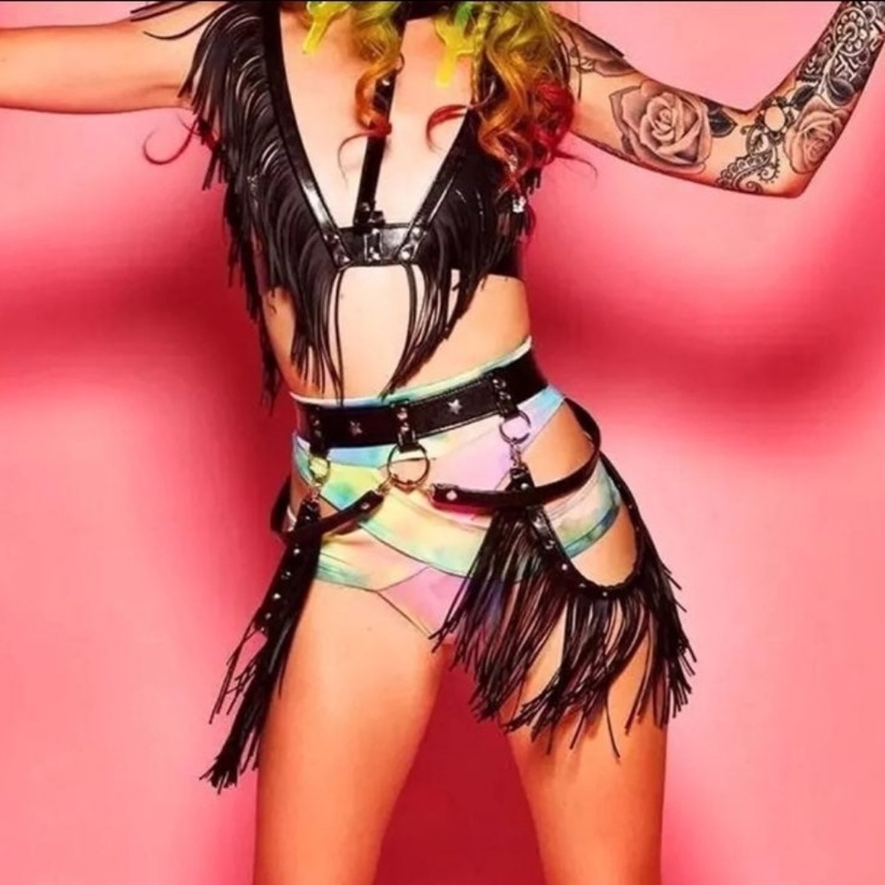 BESTSELLER🌟On The Fringe Vegan Leather Belt - Picture 3 of 8